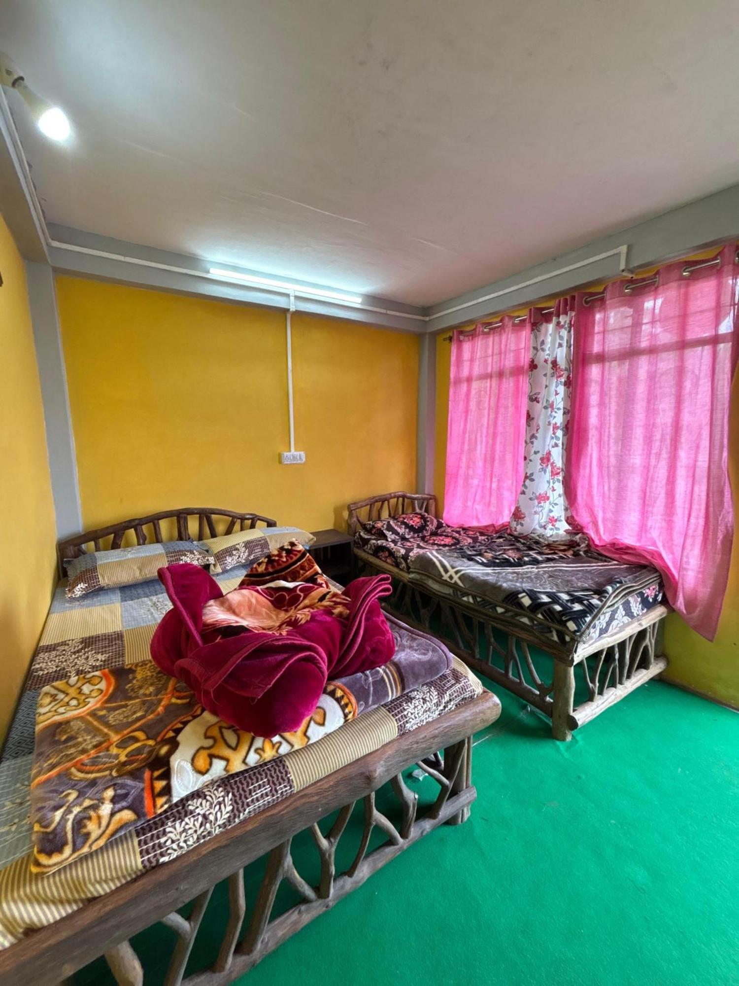 Hosanna Homestay Darjeeling  Buitenkant foto
